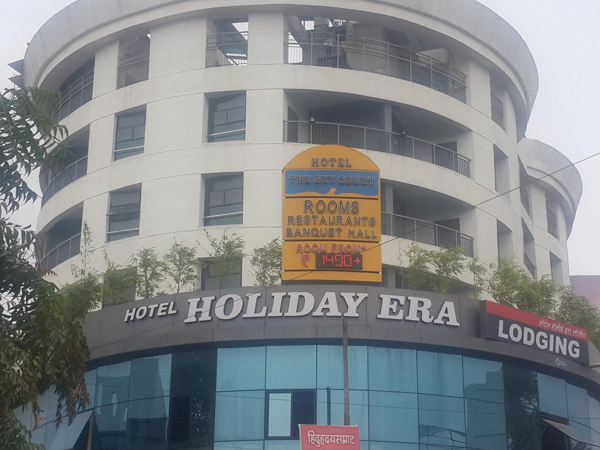 Hotel Holiday Era Opposite Railway Station Aurangābād Extérieur photo